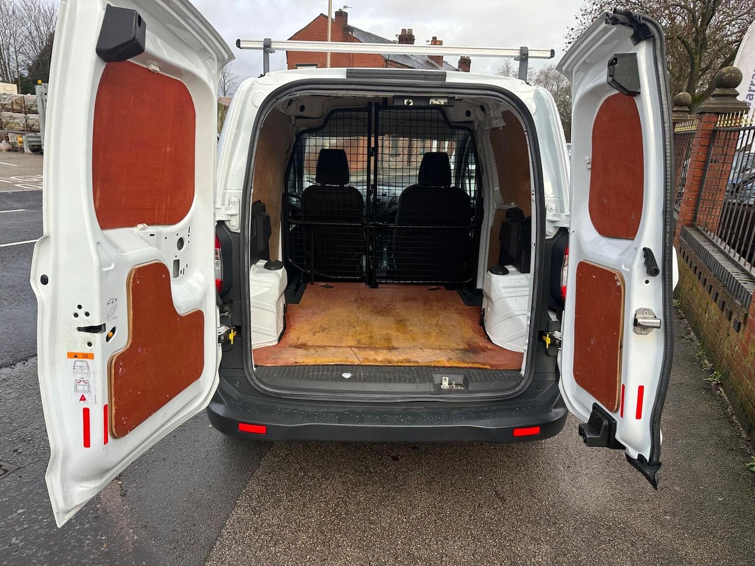 Used Ford Transit Courier 2017 for sale - 77195475: Photo 14