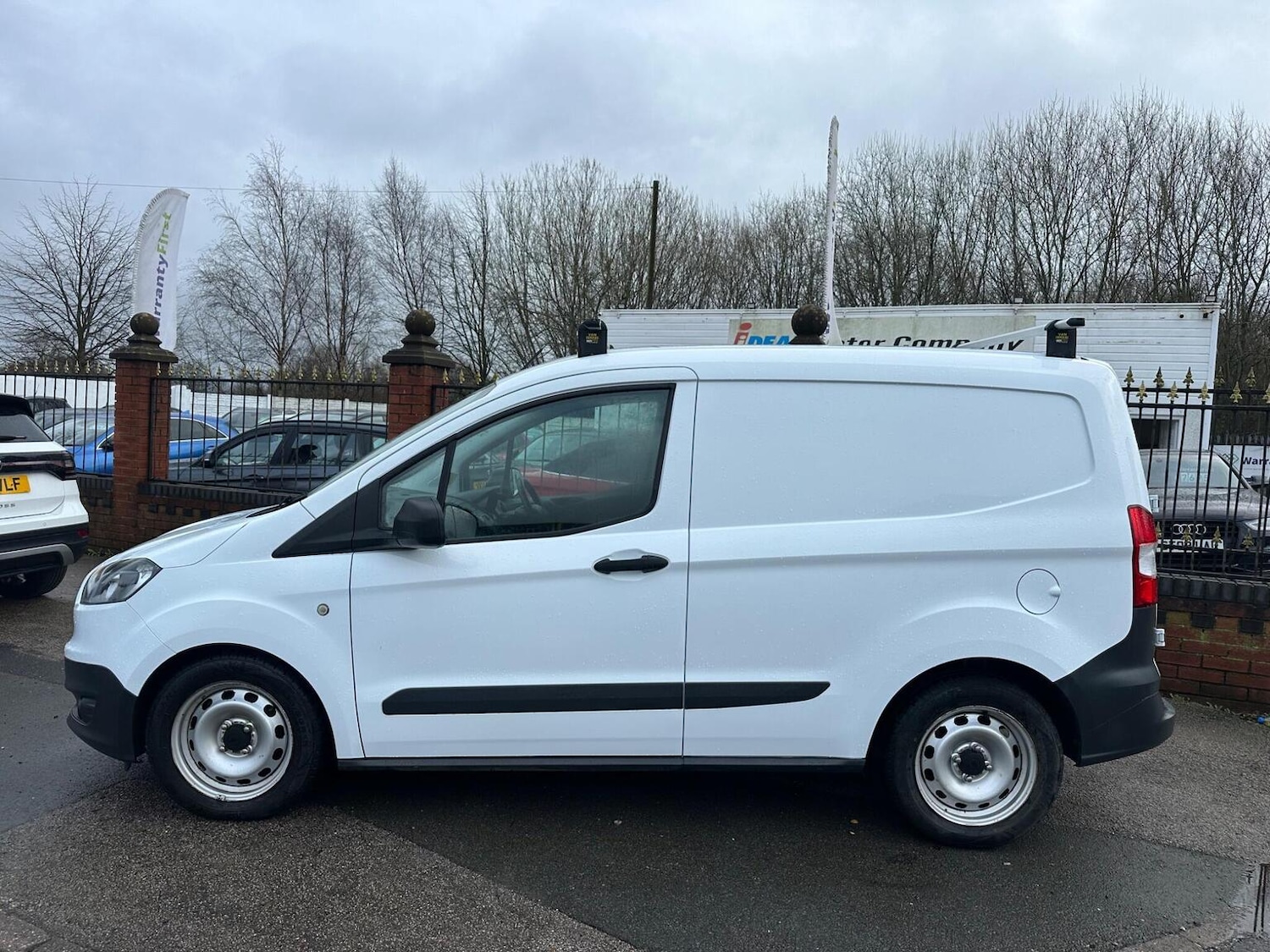 Used Ford Transit Courier 2017 for sale - 77195475: Photo 18