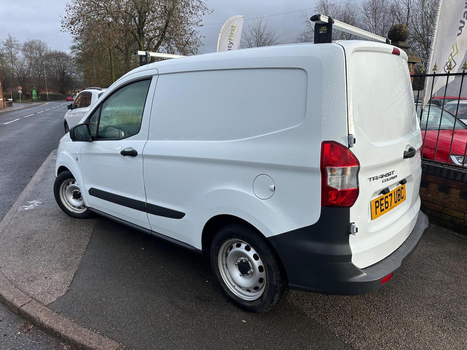 Used Ford Transit Courier 2017 for sale - 77195475: Photo 2