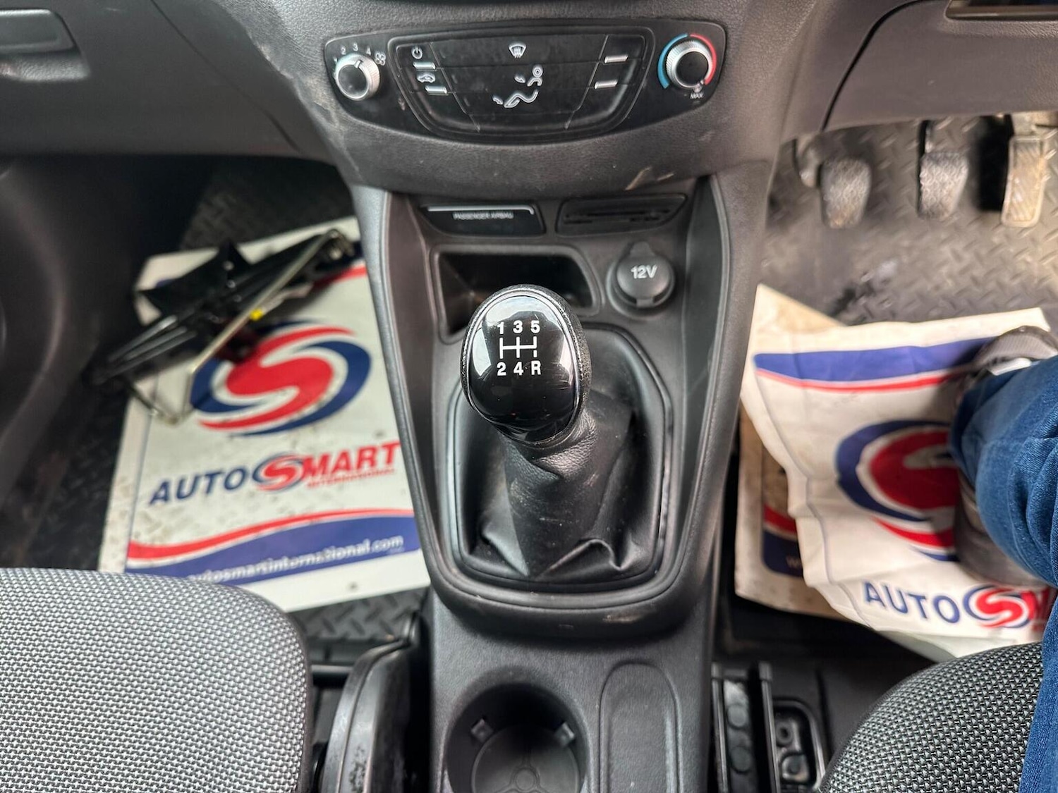 Used Ford Transit Courier 2017 for sale - 77195475: Photo 8