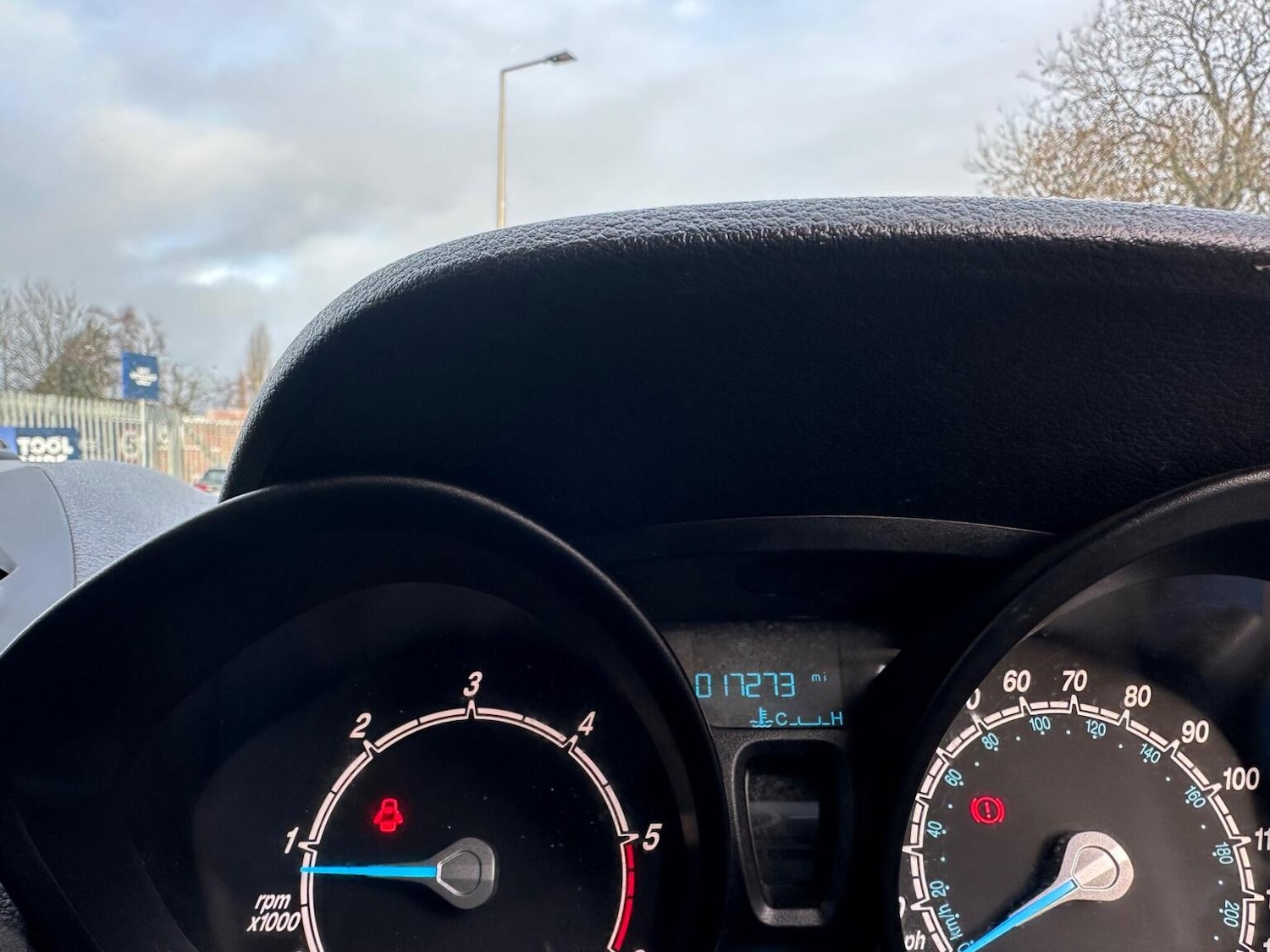 Used Ford Transit Courier 2017 for sale - 77195475: Photo 9