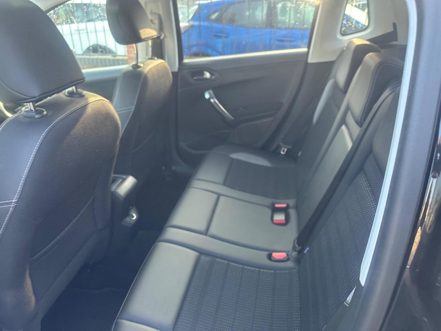 Used Peugeot 2008 2017 for sale - 77766529: Photo 7