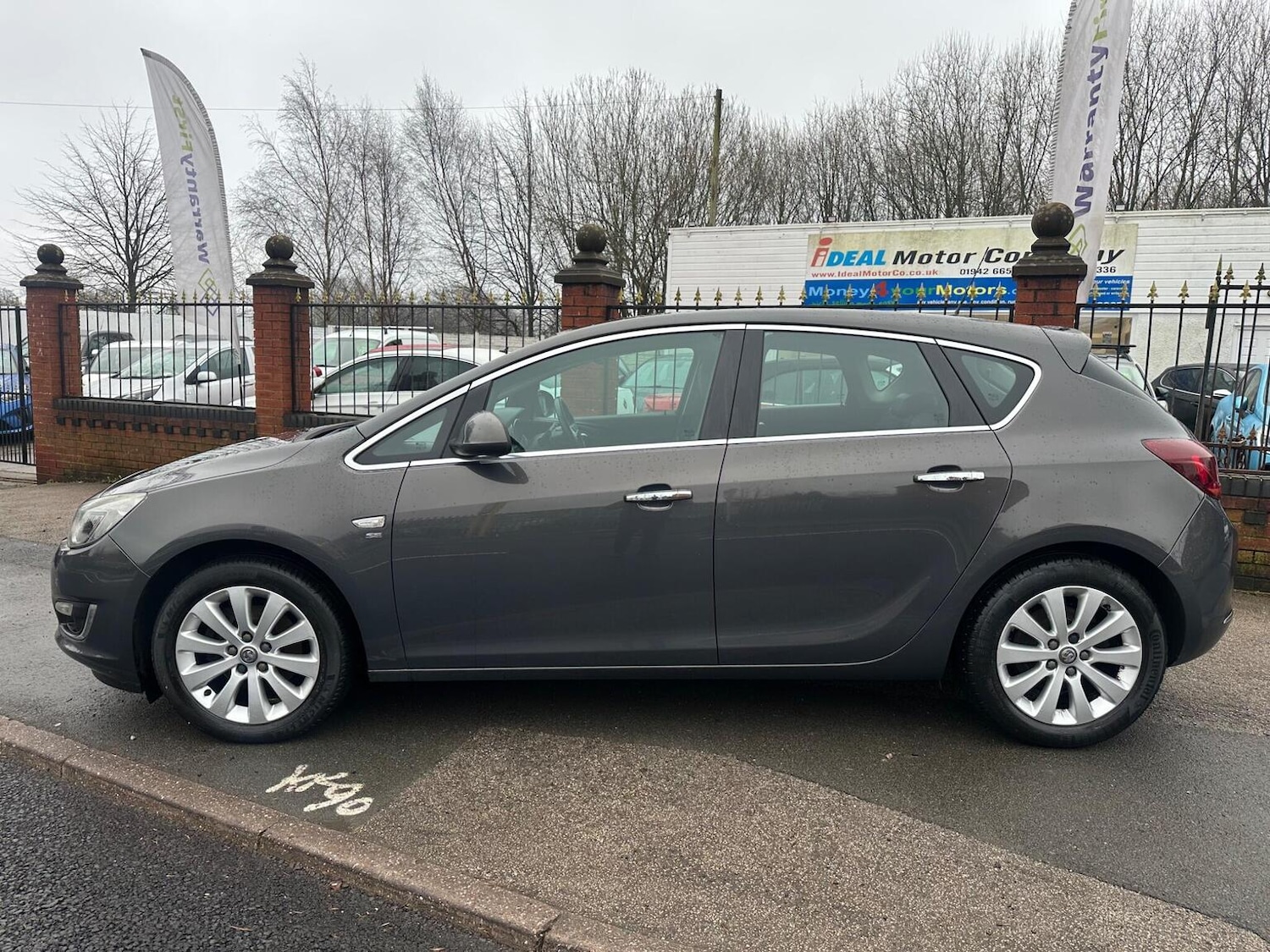 Used Vauxhall Astra 2012 for sale - 77789347: Photo 4