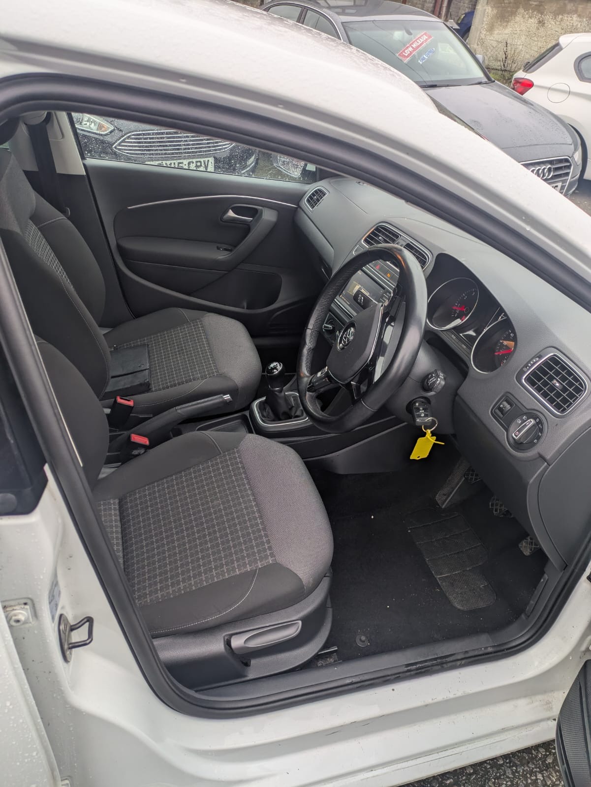 Used Volkswagen Polo 2017 for sale - 77400140: Photo 8