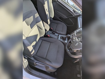 Used Volkswagen Golf 2016 for sale - 76120436: Photo