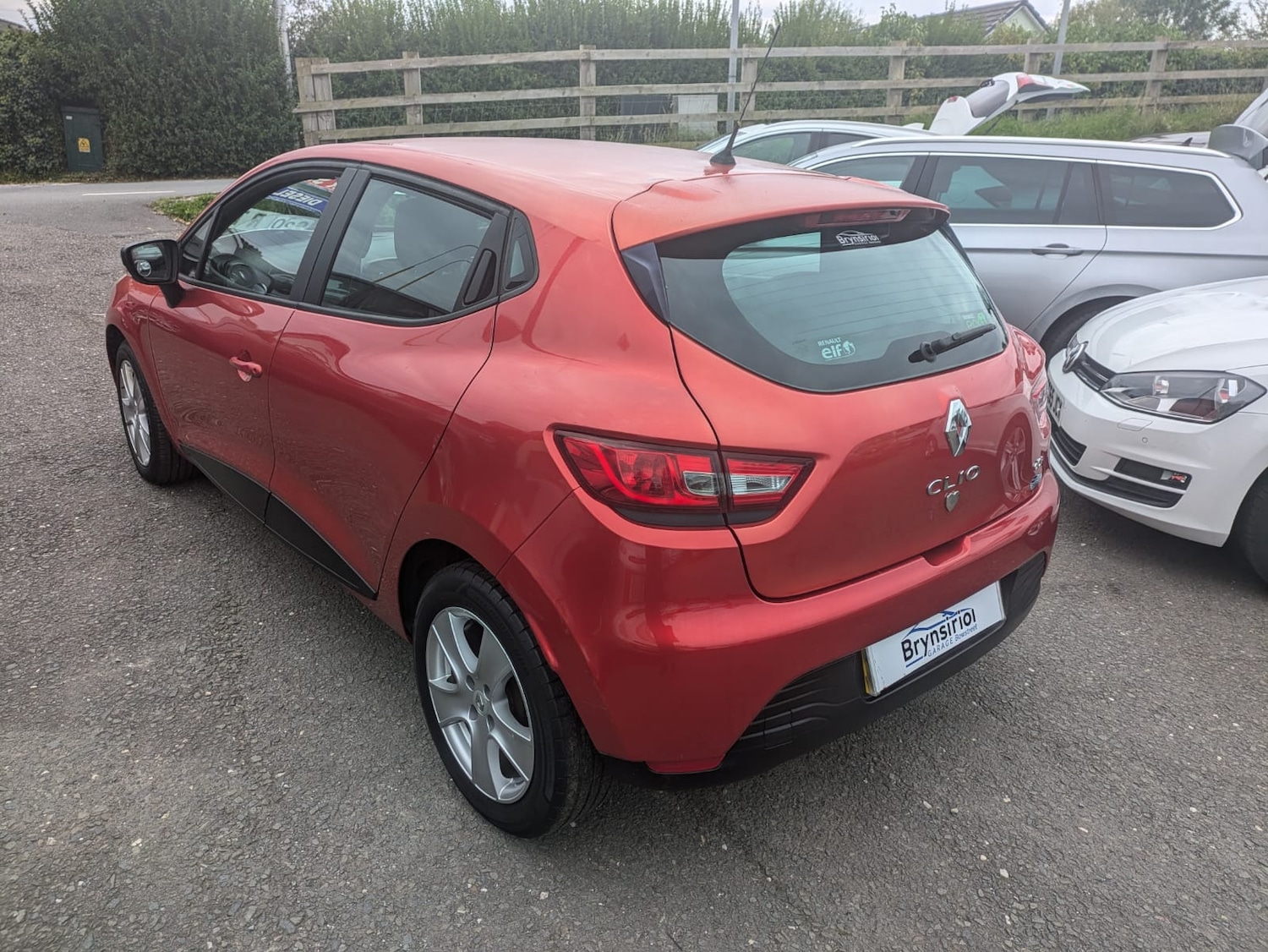Used Renault Clio 2015 for sale - 76174332: Photo 5