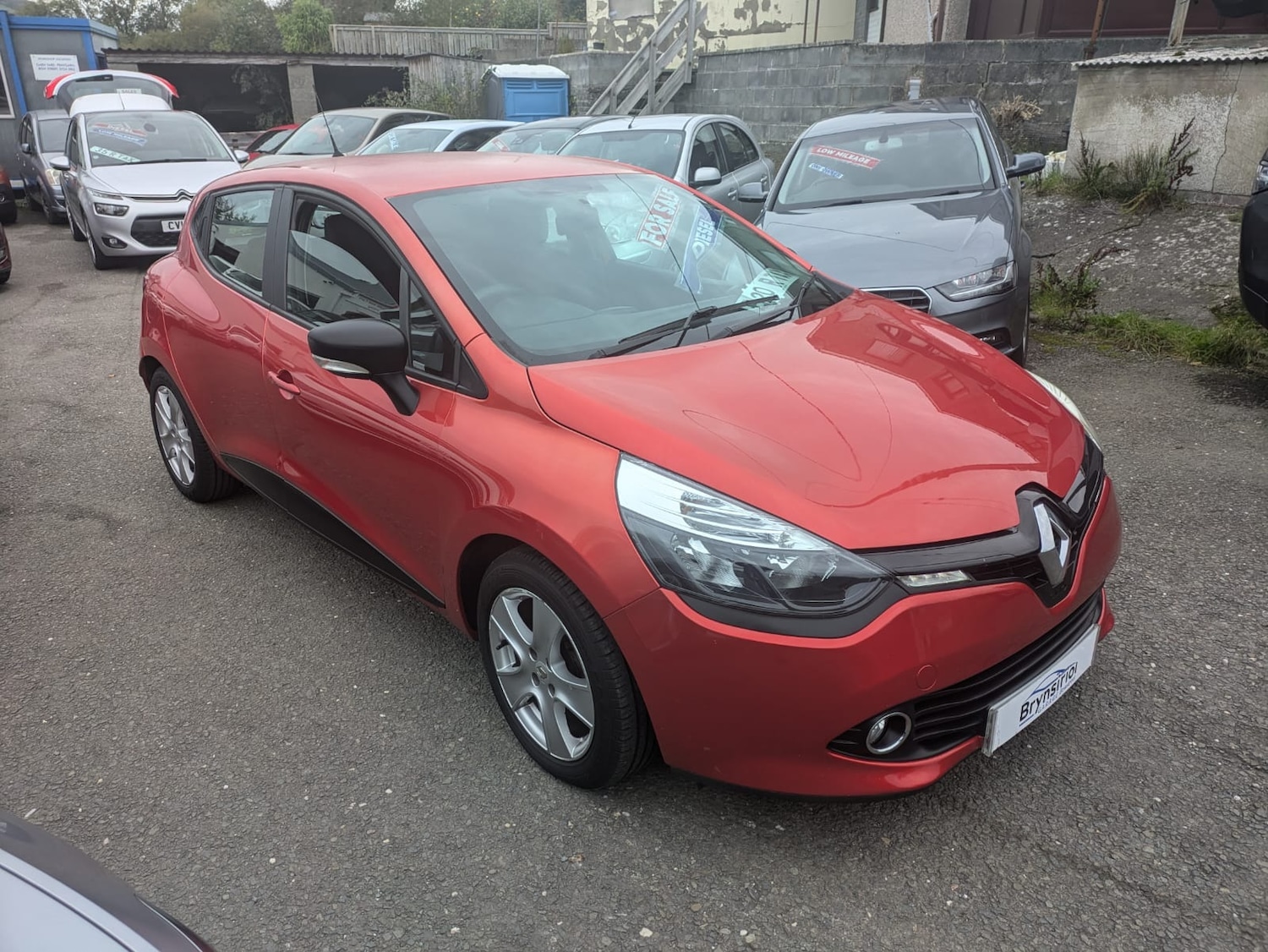 Used Renault Clio 2015 for sale - 76174332: Photo 6