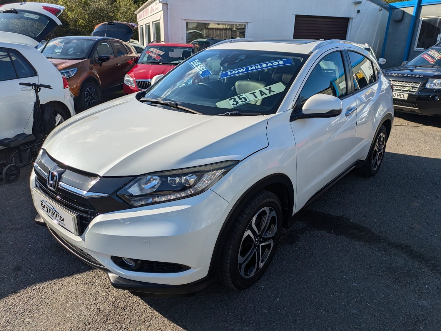 Used Honda HR-V 2017 for sale - 76120468: Photo 1
