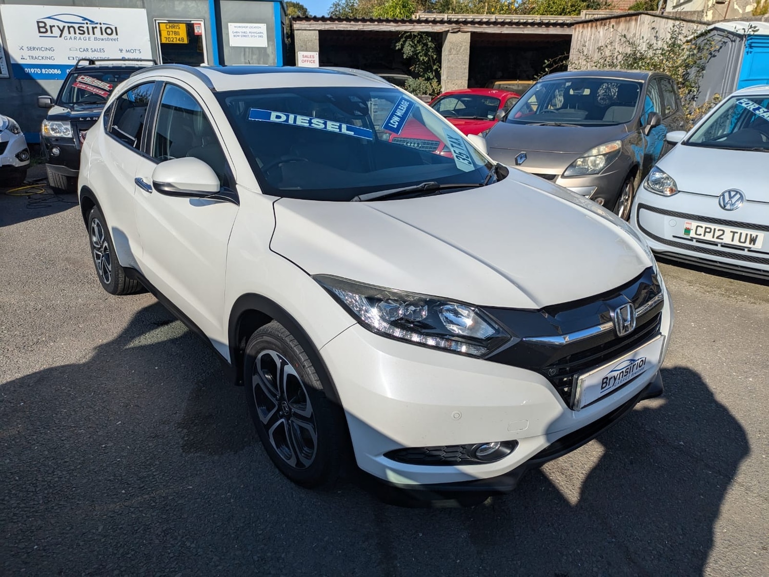 Used Honda HR-V 2017 for sale - 76120468: Photo 2