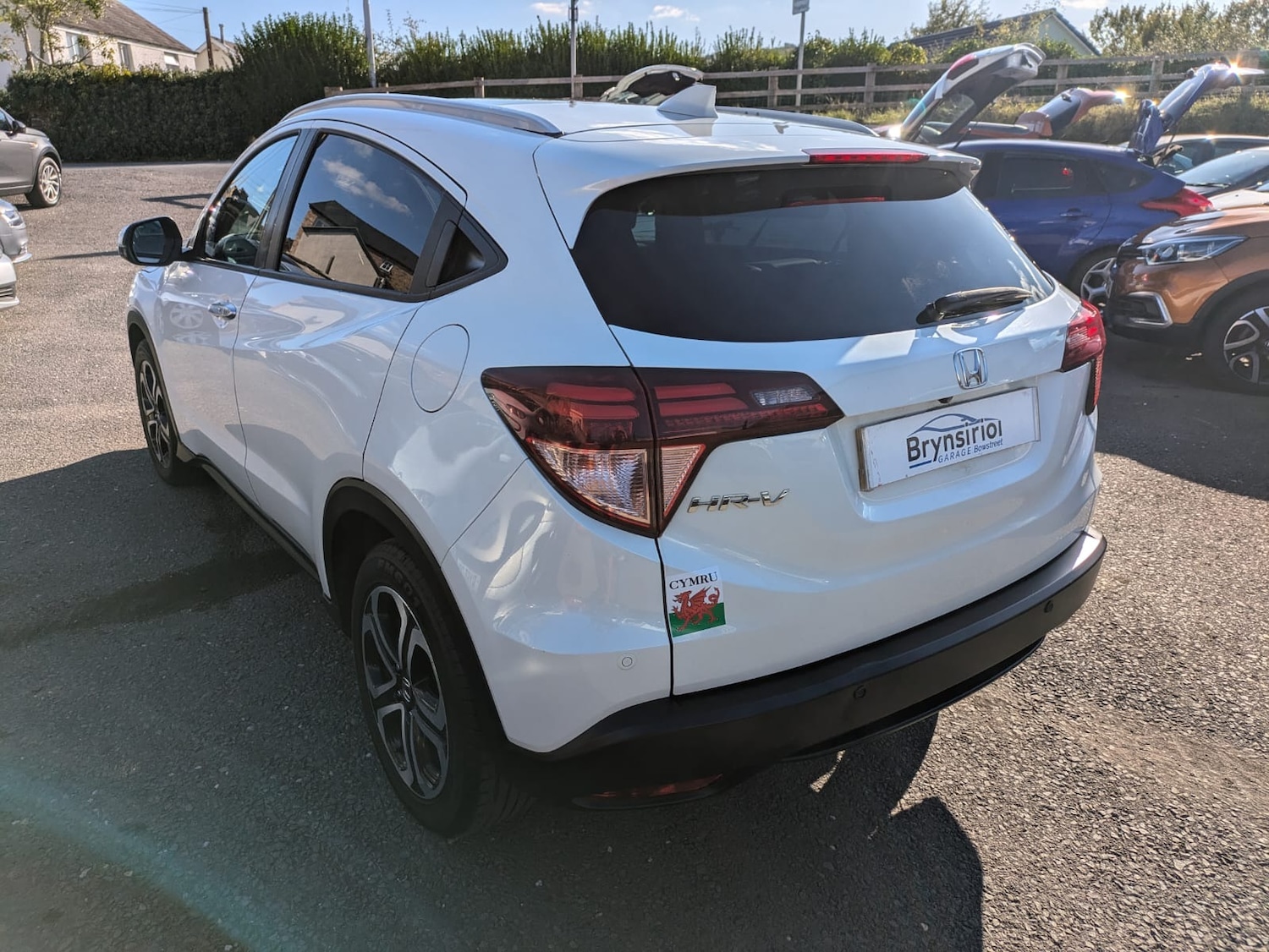 Used Honda HR-V 2017 for sale - 76120468: Photo 3