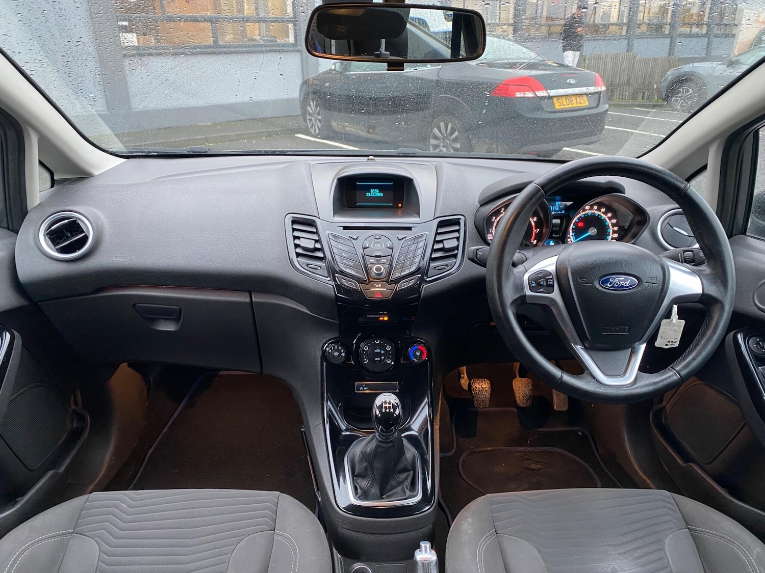 Used Ford Fiesta 2015 for sale - 77040357: Photo 2