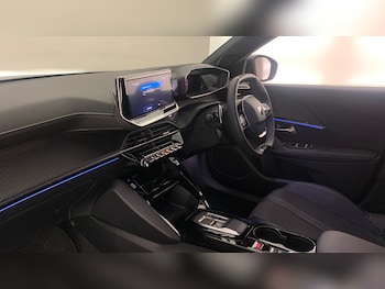 Used Peugeot 2008 2025 for sale - 76621406: Photo