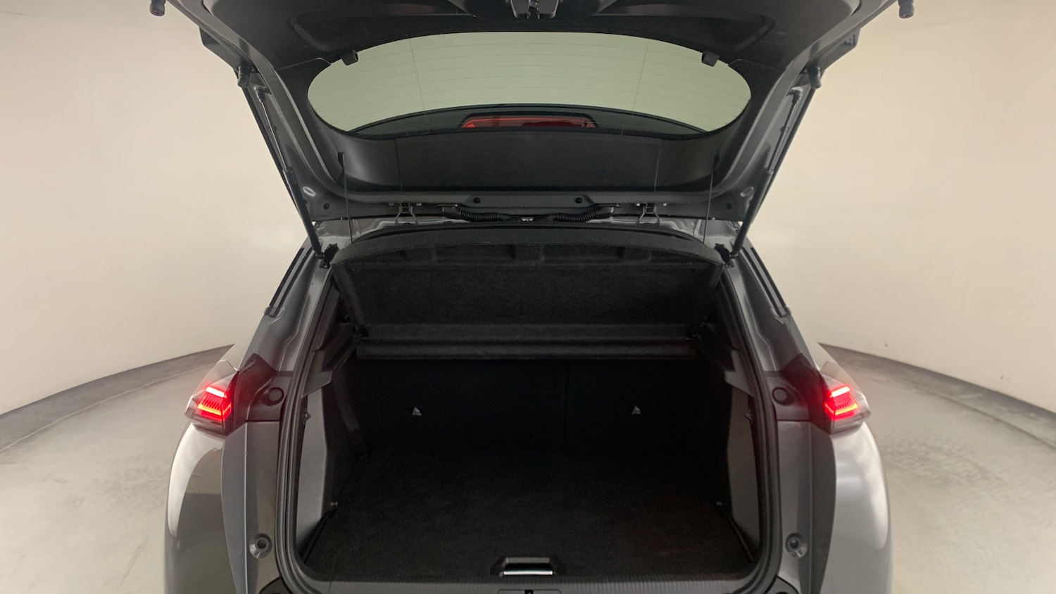 Used Peugeot 2008 2025 for sale - 76621406: Photo 5