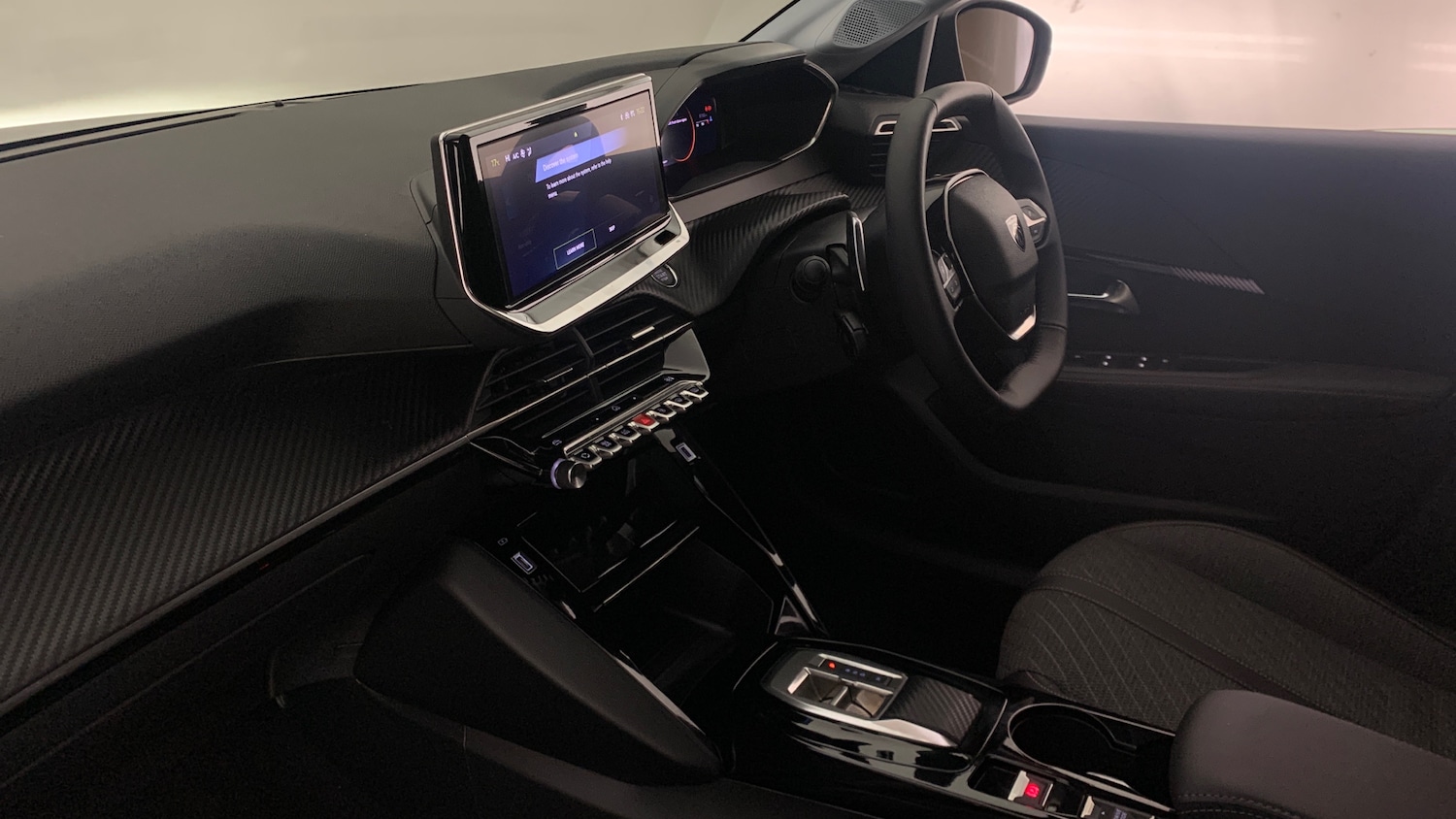 Used Peugeot 208 2025 for sale - 76887943: Photo 2