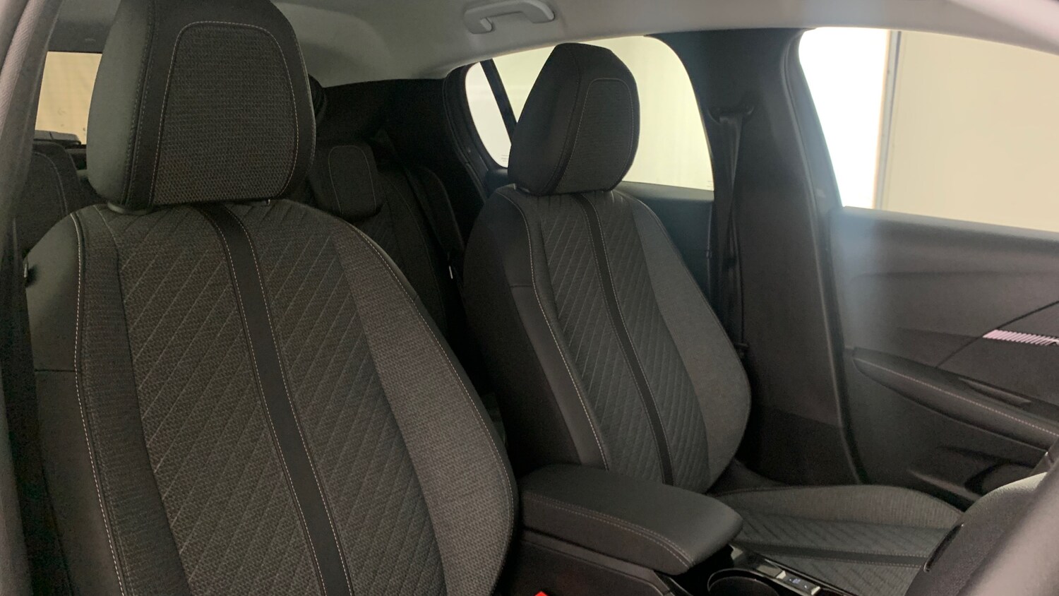 Used Peugeot 208 2025 for sale - 76887943: Photo 43