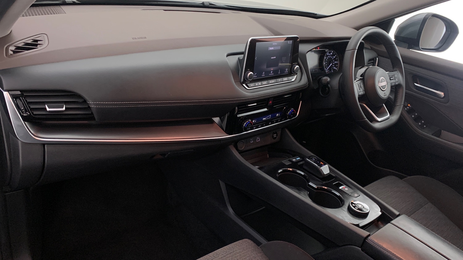 Used Nissan X-Trail 2024 for sale - 76073715: Photo 2