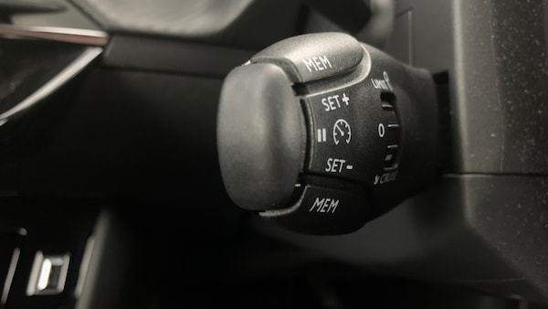 Used Peugeot 208 2021 for sale - 75647803: Photo 36