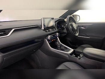 Used Toyota RAV4 2021 for sale - 76168059: Photo 2
