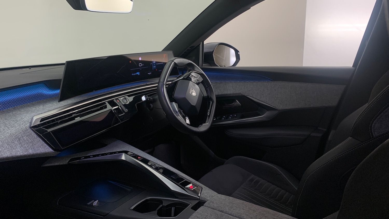 Used Peugeot 3008 2024 for sale - 77697382: Photo 2