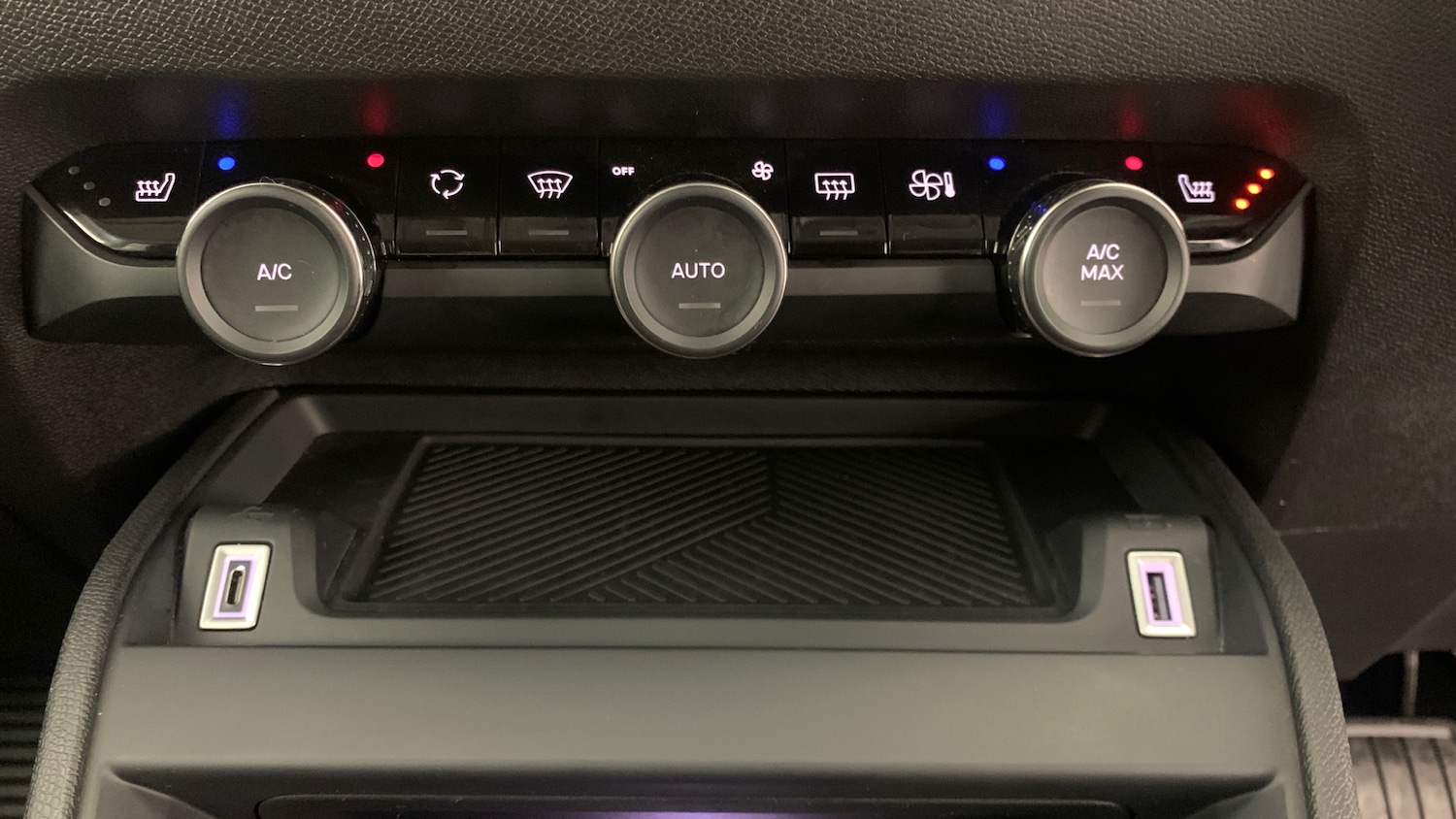 Used Citroen C4 2024 for sale - 76977290: Photo 29