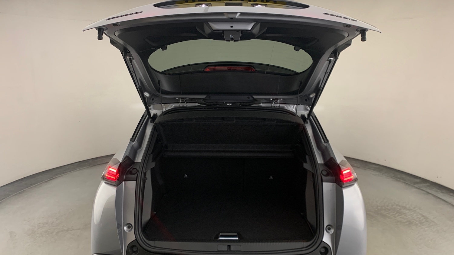 Used Peugeot 2008 2024 for sale - 76977286: Photo 5