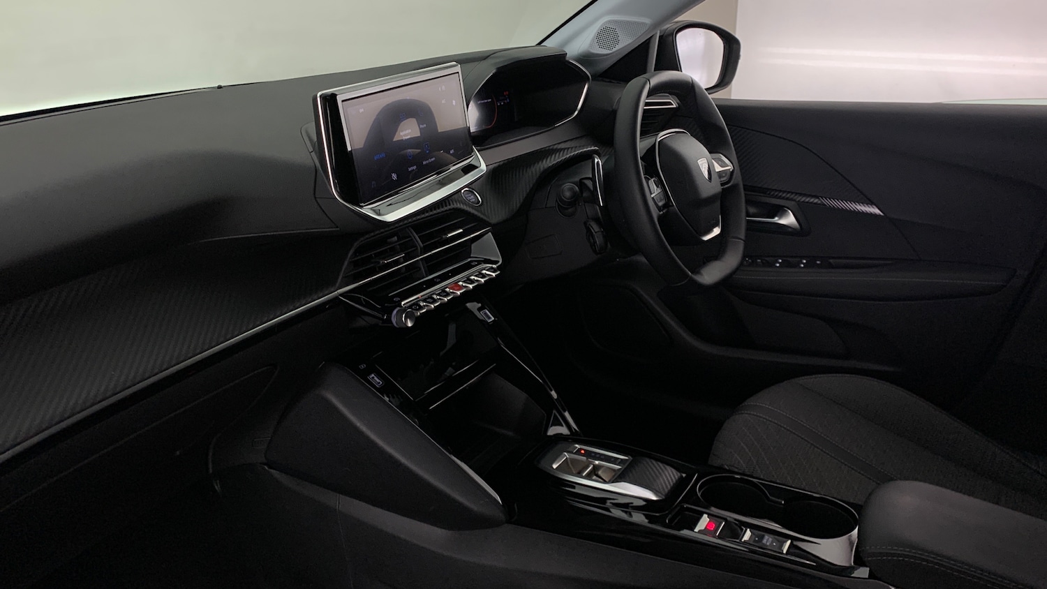 Used Peugeot 208 2024 for sale - 76647089: Photo 2