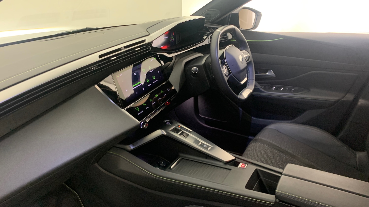 Used Peugeot 308 2024 for sale - 77157217: Photo 2