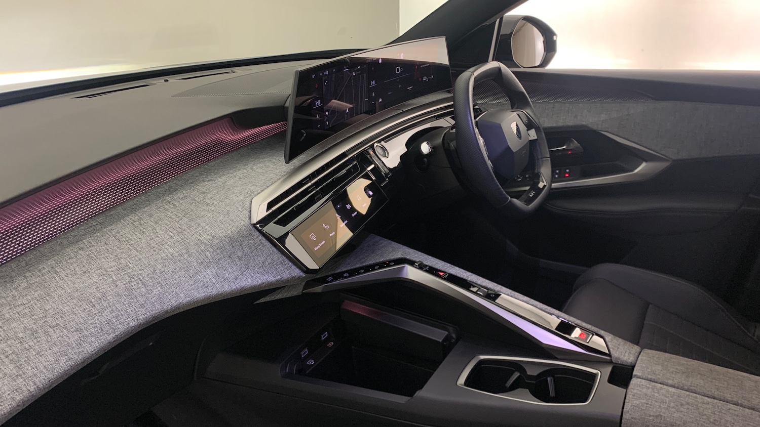 Used Peugeot 3008 2025 for sale - 76977335: Photo 2