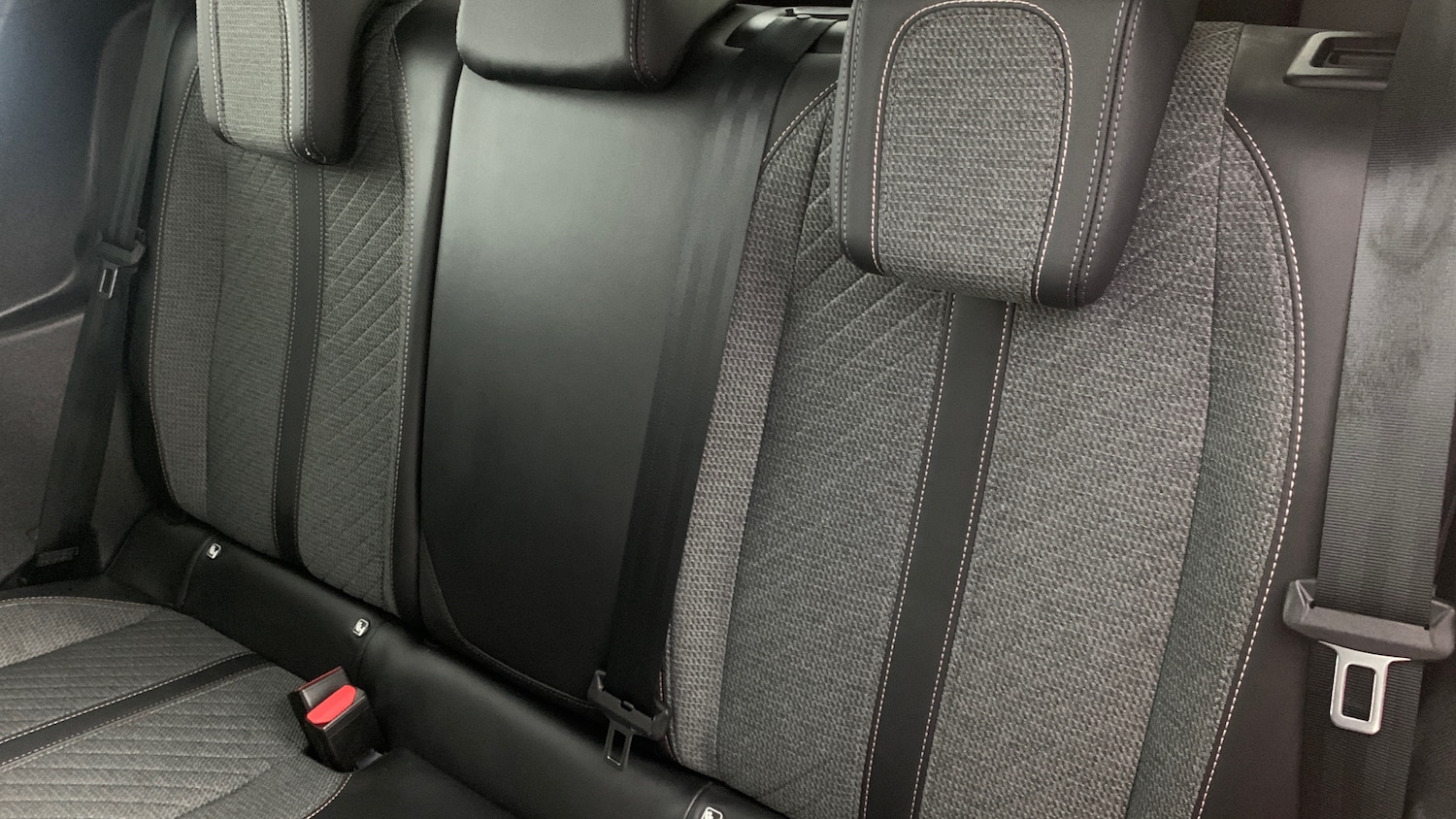 Used Peugeot 208 2024 for sale - 76966128: Photo 8