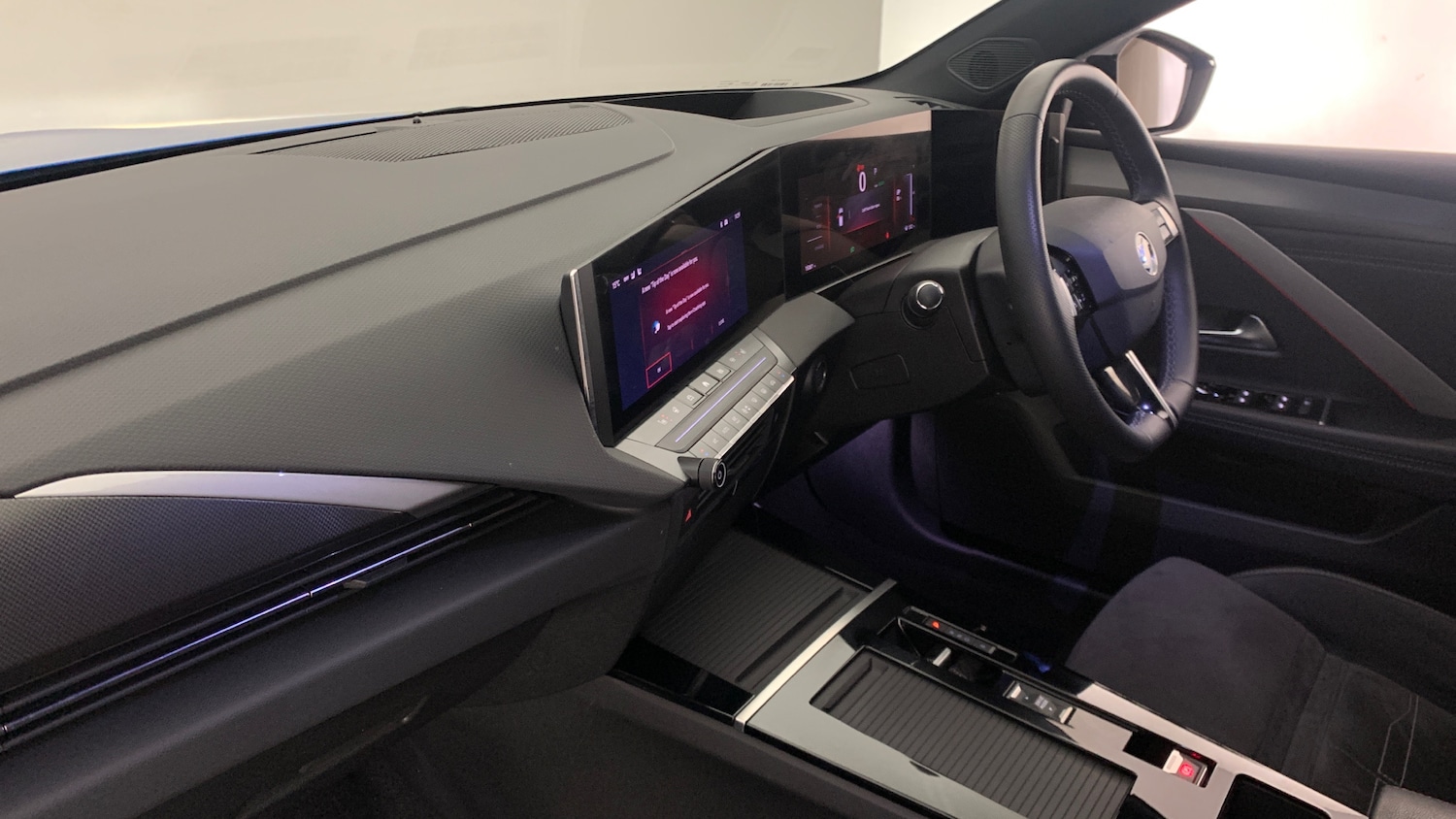 Used Vauxhall Astra 2023 for sale - 77042353: Photo 2