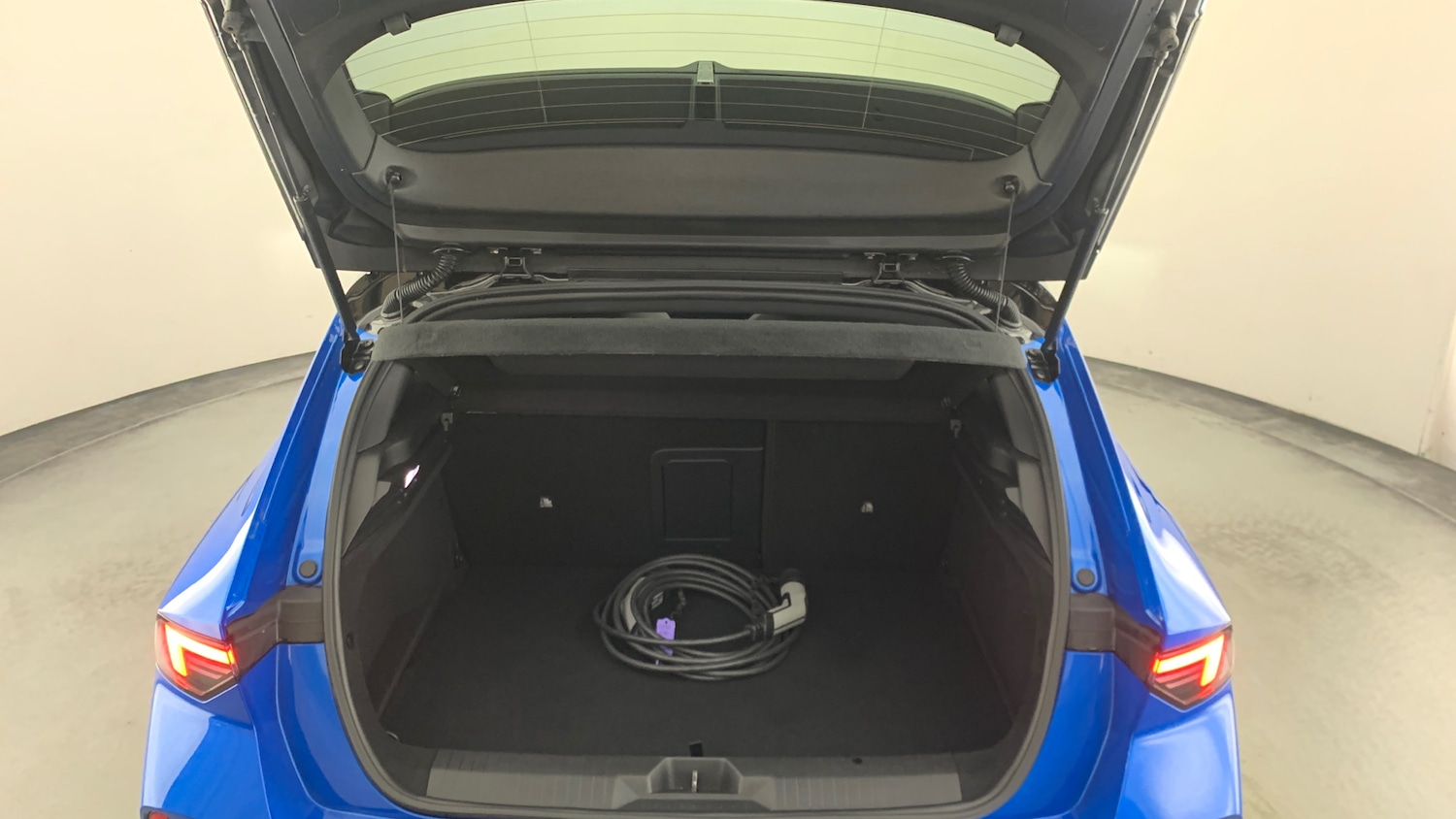 Used Vauxhall Astra 2023 for sale - 77042353: Photo 5