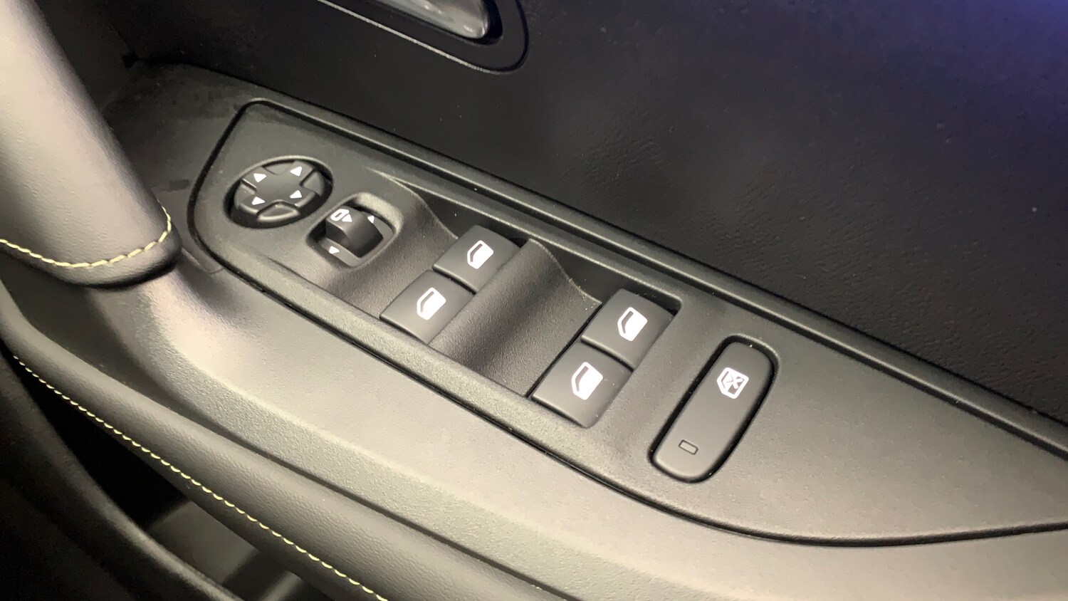 Used Peugeot 2008 2025 for sale - 77926627: Photo 39