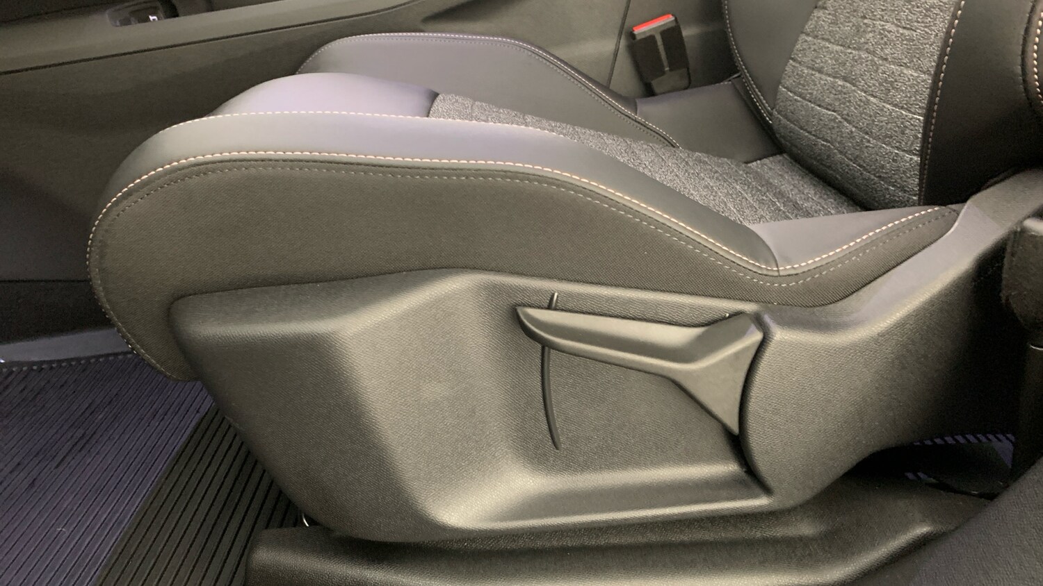 Used Peugeot 5008 2025 for sale - 78205953: Photo 45