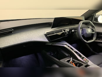 Used Peugeot 5008 2025 for sale - 78742617: Photo