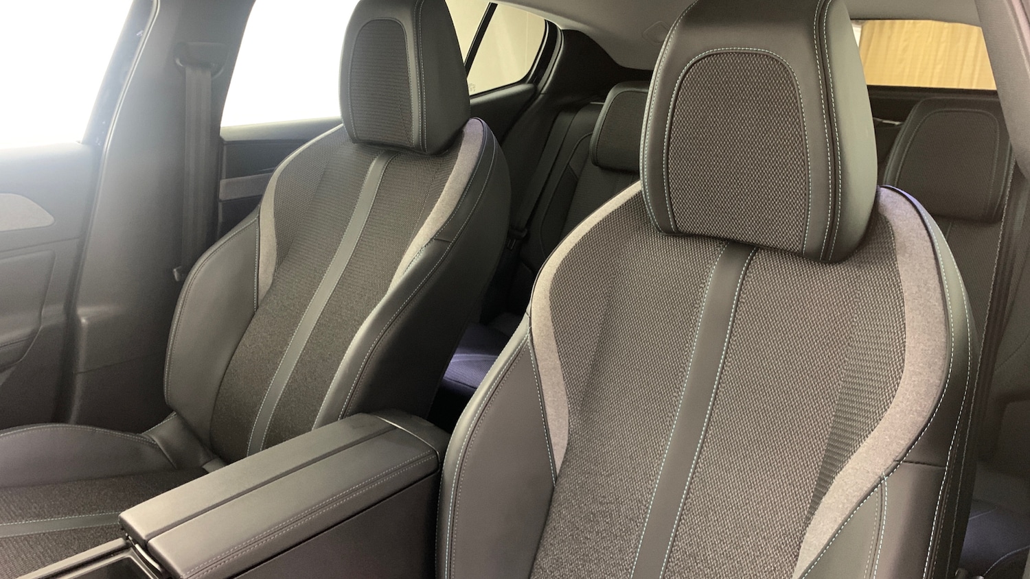 Used Peugeot 408 2025 for sale - 77157239: Photo 50