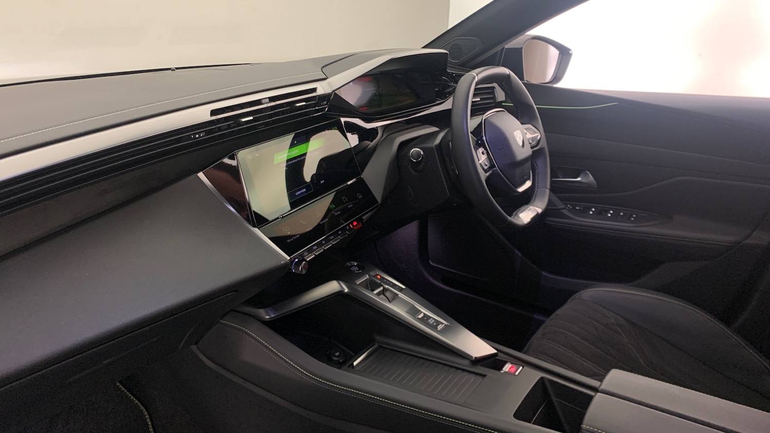 Used Peugeot 408 2024 for sale - 76659872: Photo 2