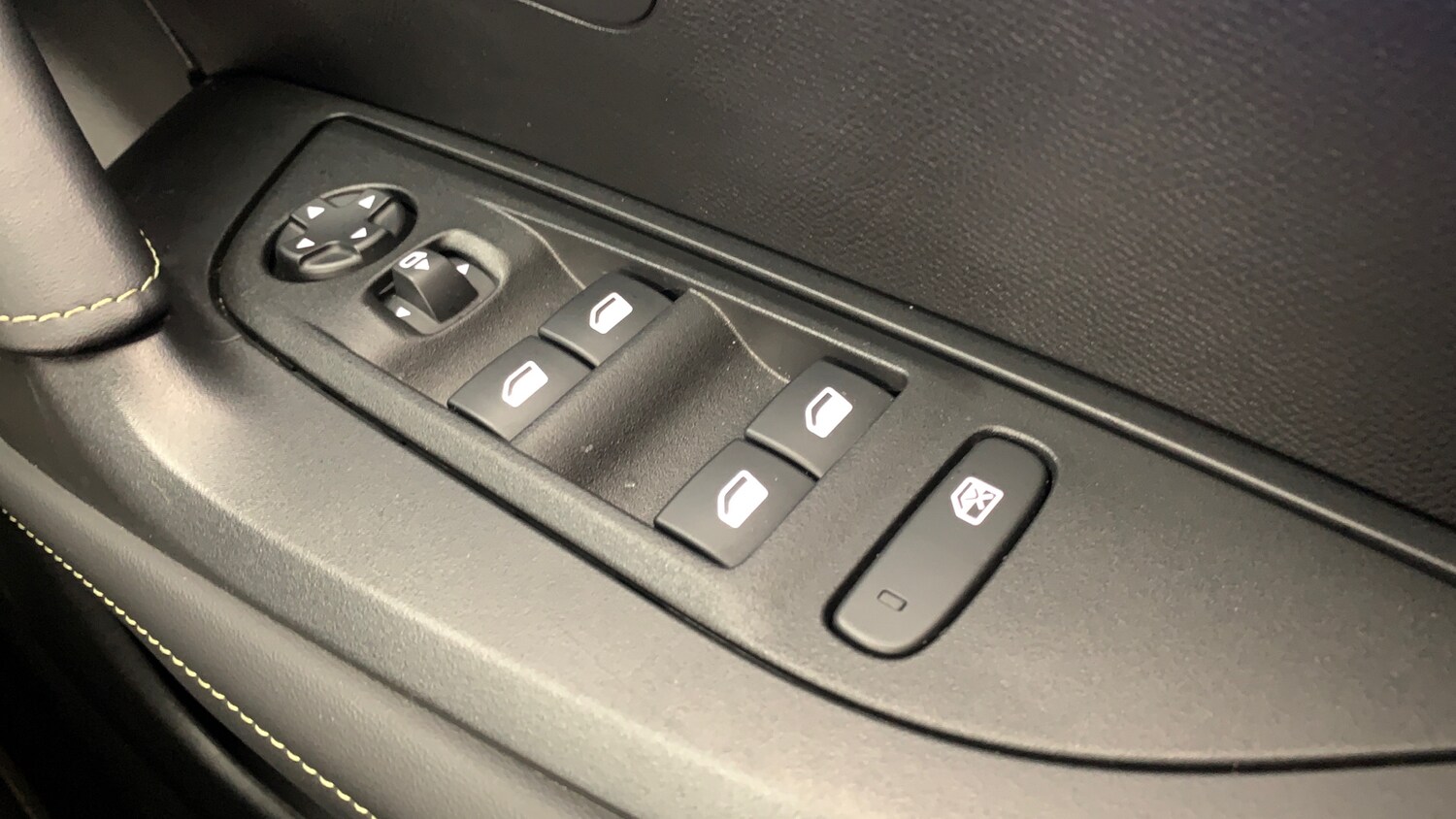 Used Peugeot 2008 2025 for sale - 78158136: Photo 39