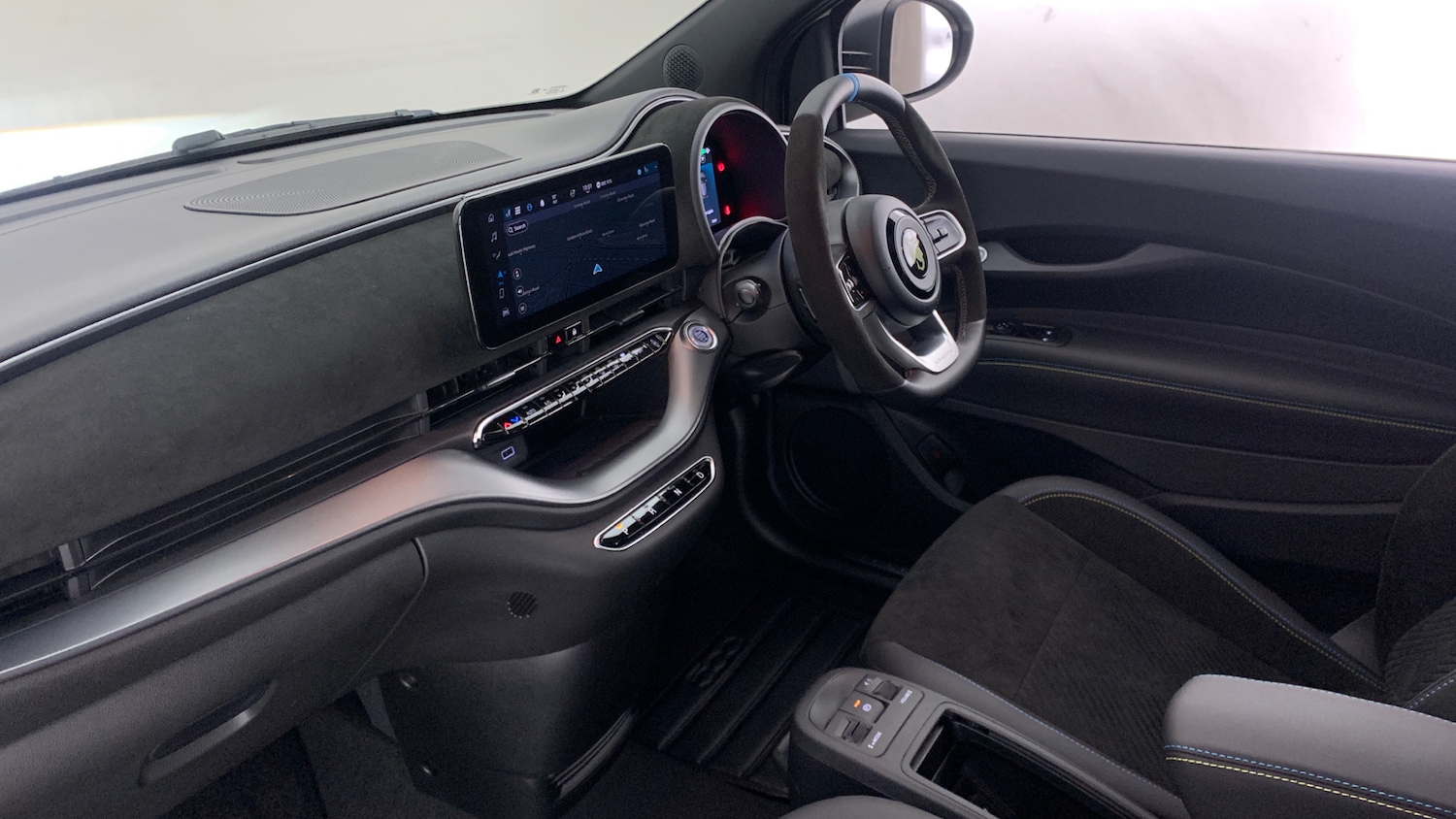 Used Abarth 500 2024 for sale - 78008362: Photo 2