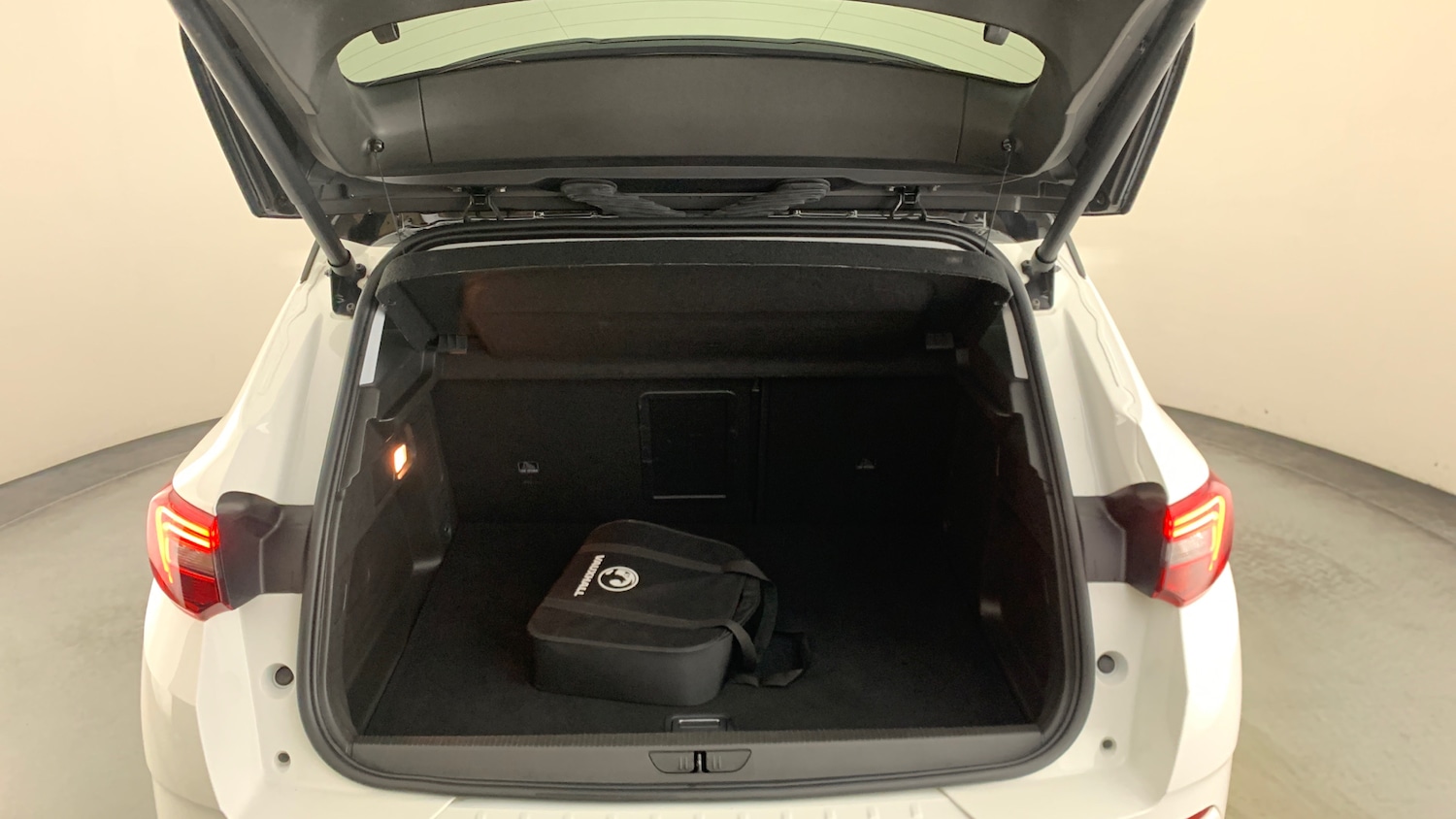 Used Vauxhall Grandland 2023 for sale - 76486451: Photo 5