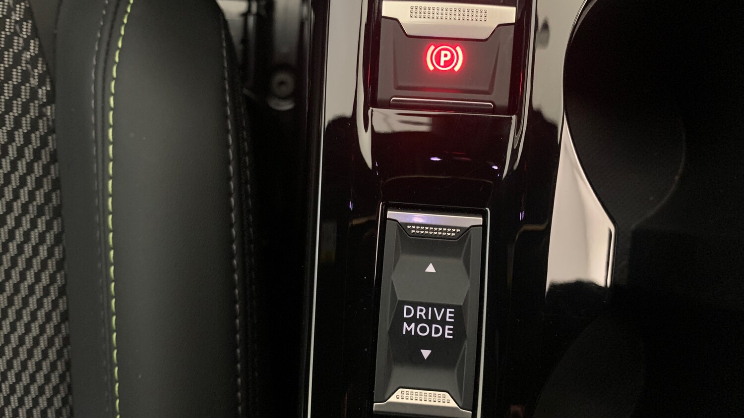 Used Peugeot 2008 2024 for sale - 76787607: Photo 32