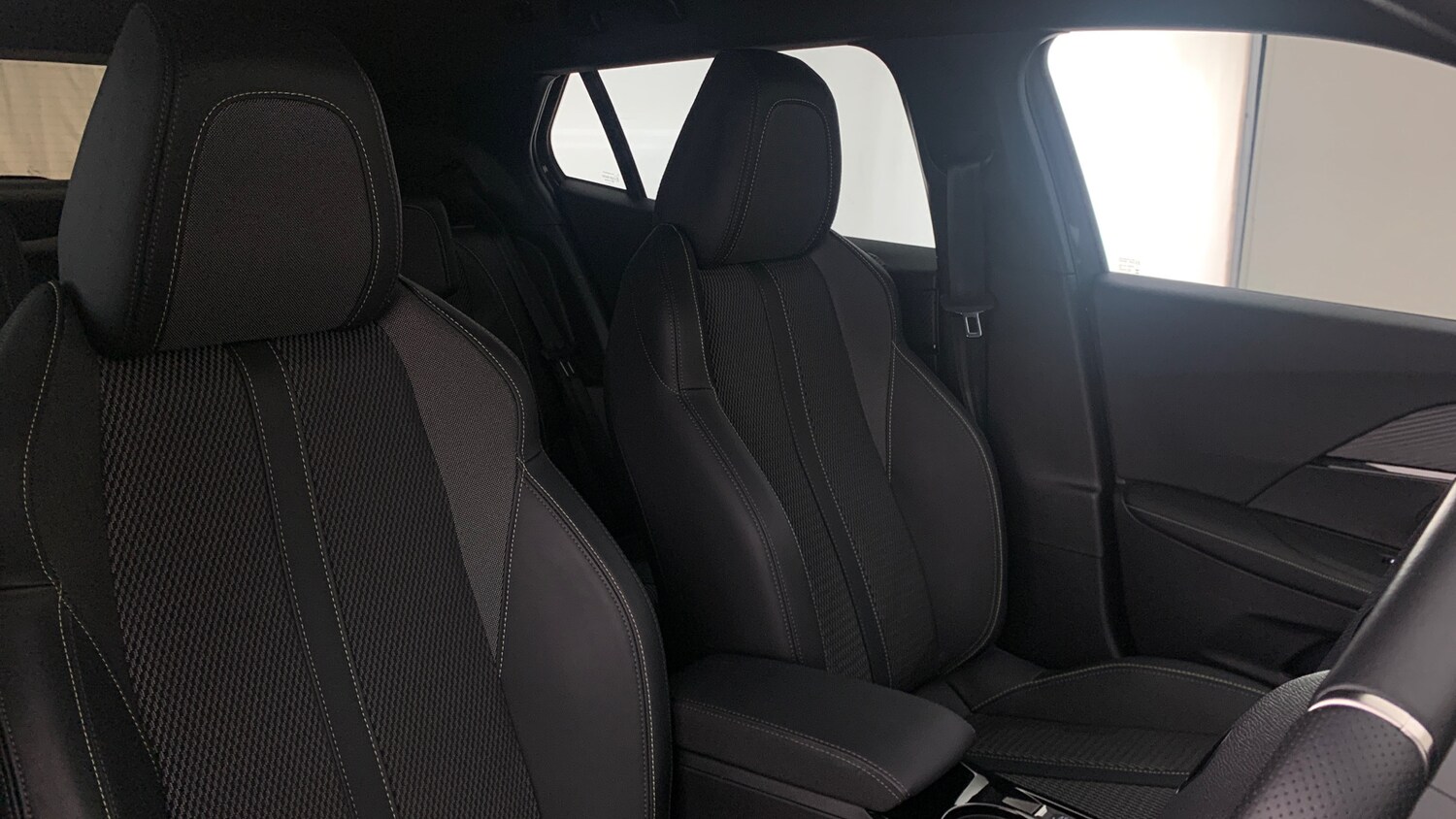 Used Peugeot 2008 2024 for sale - 76787607: Photo 42