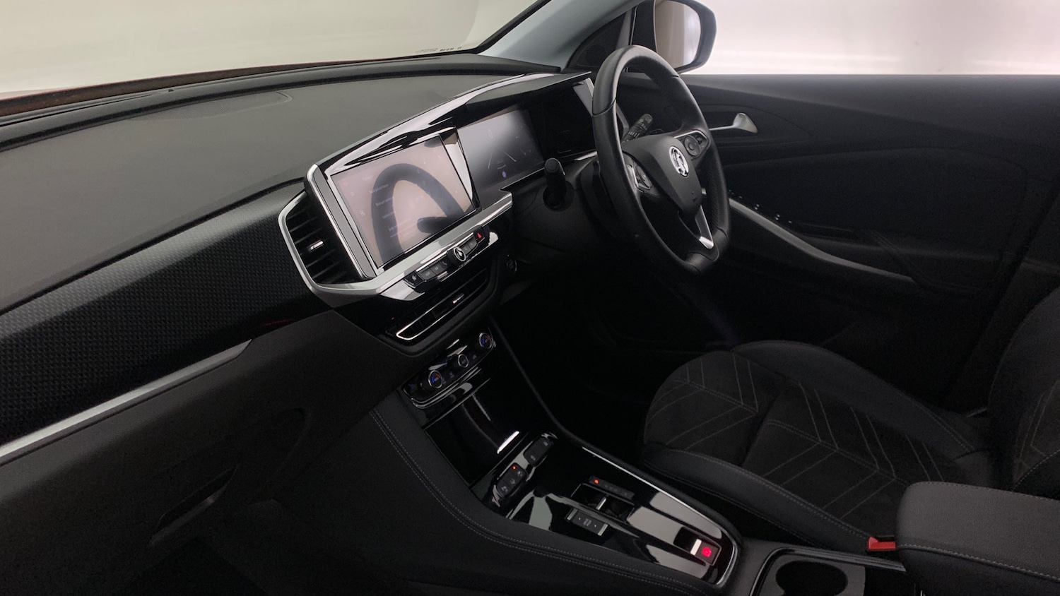 Used Vauxhall Grandland 2023 for sale - 76486462: Photo 2