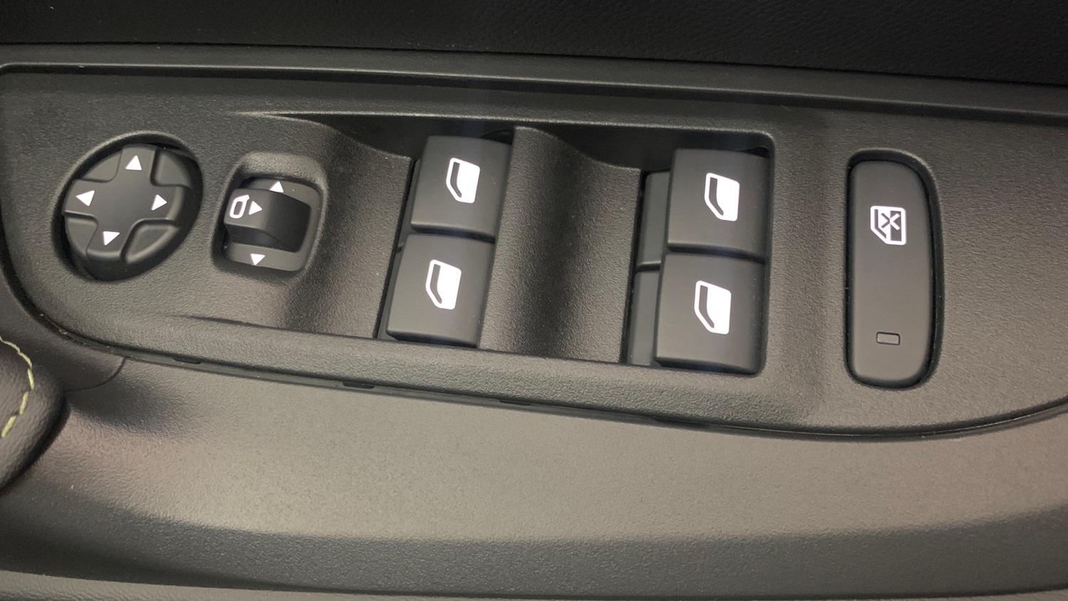 Used Peugeot 2008 2025 for sale - 76966098: Photo 38