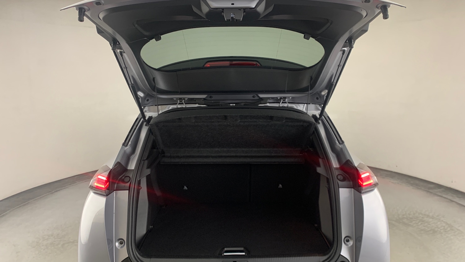 Used Peugeot 2008 2025 for sale - 76966098: Photo 5