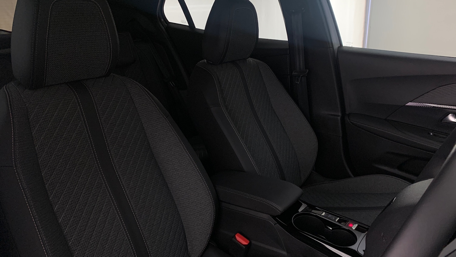 Used Peugeot 2008 2025 for sale - 77204881: Photo 48