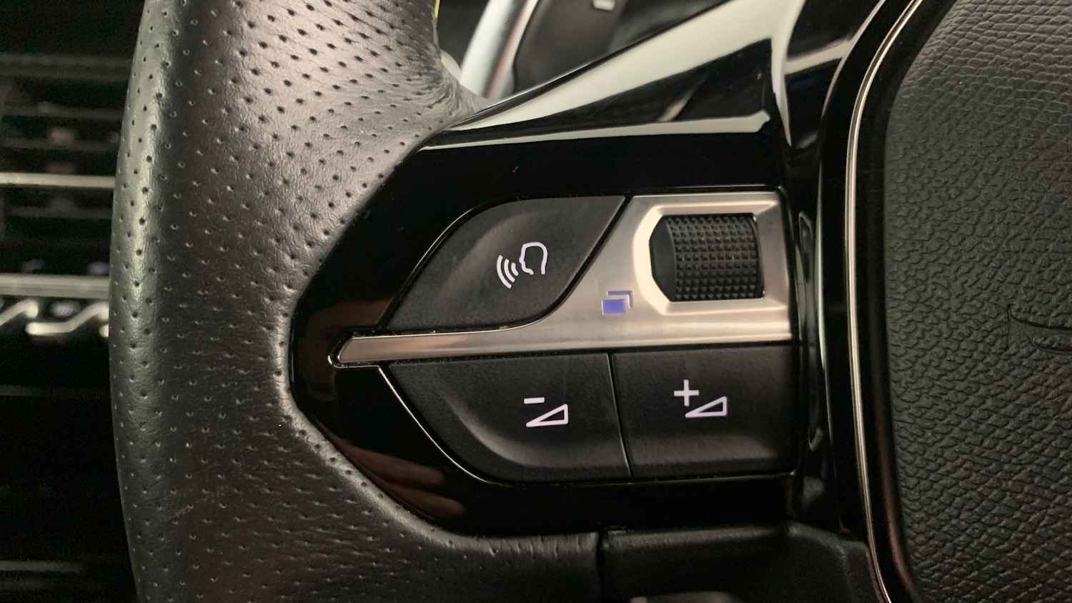 Used Peugeot 2008 2022 for sale - 76574412: Photo 19