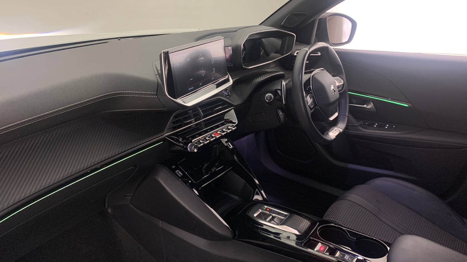 Used Peugeot 2008 2022 for sale - 76574412: Photo 2