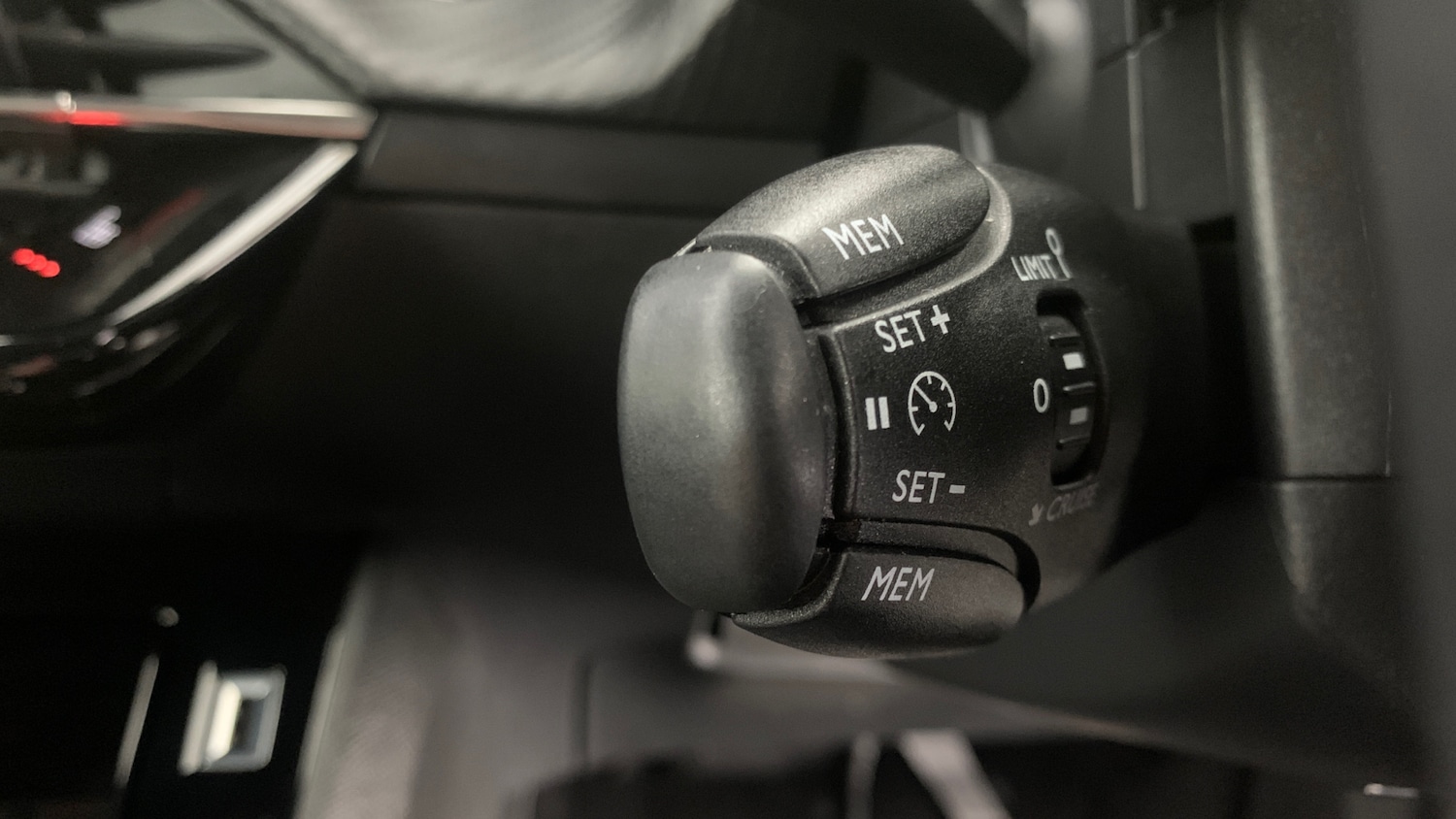 Used Peugeot 2008 2022 for sale - 76574412: Photo 38