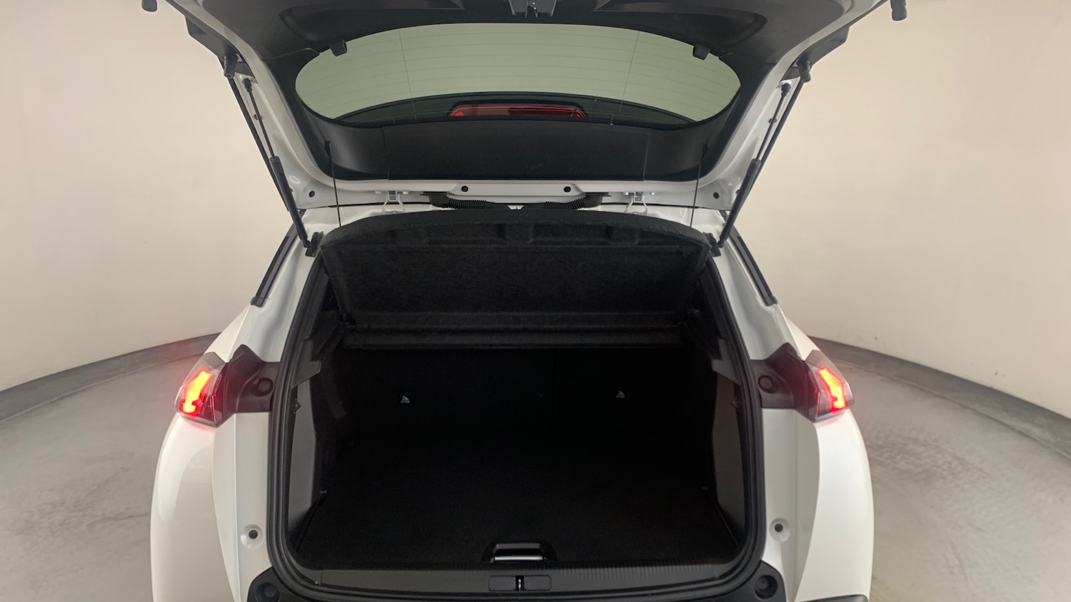 Used Peugeot 2008 2022 for sale - 76574412: Photo 5