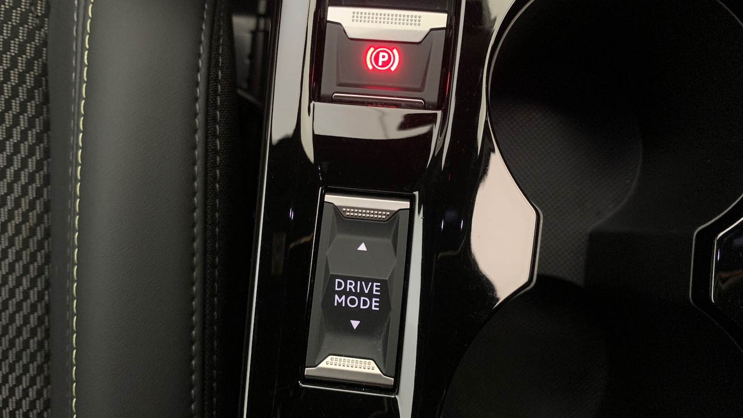 Used Peugeot 2008 2024 for sale - 77042356: Photo 32